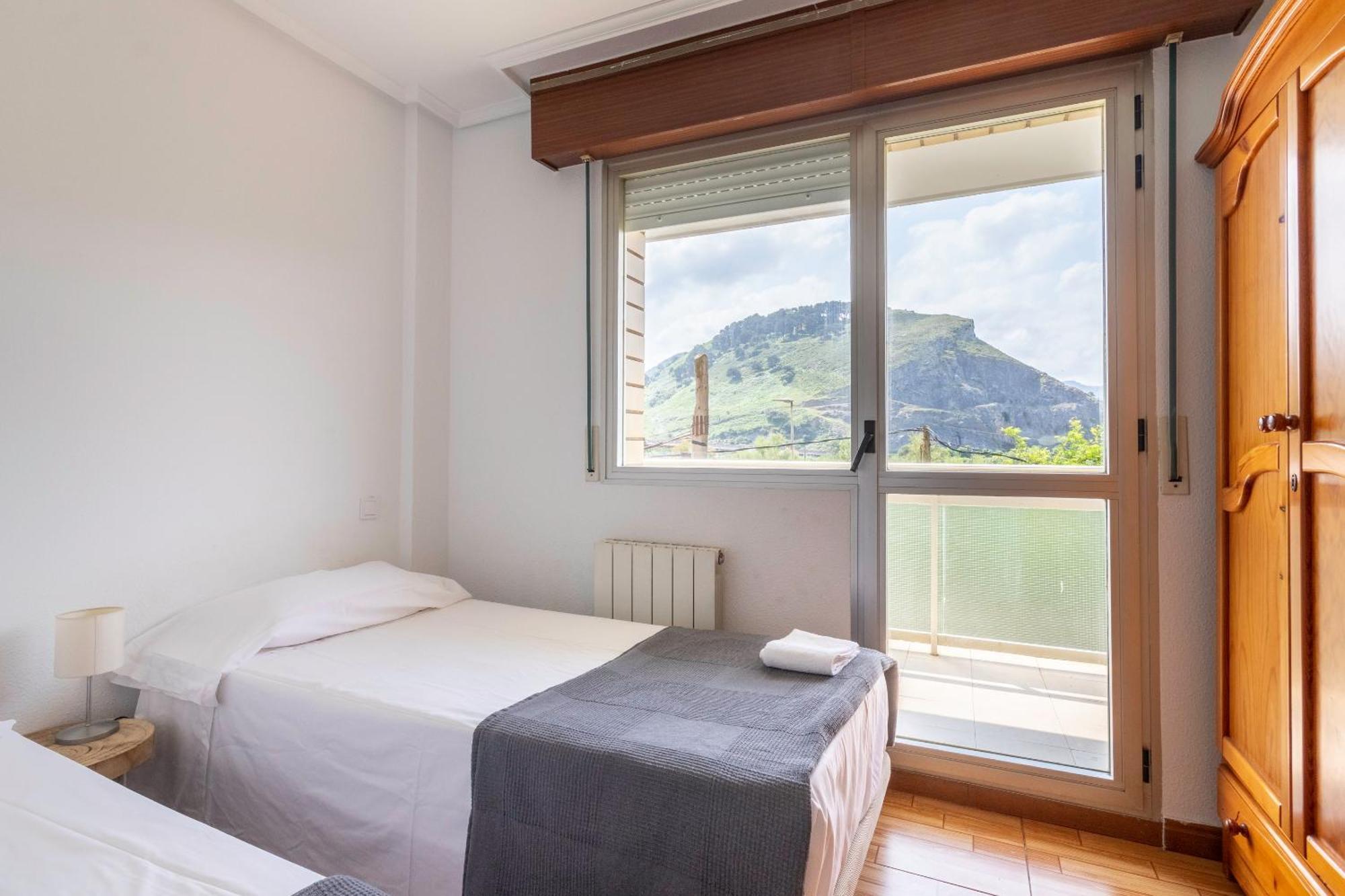 La Arena Apartamentos Zierbena Luaran gambar