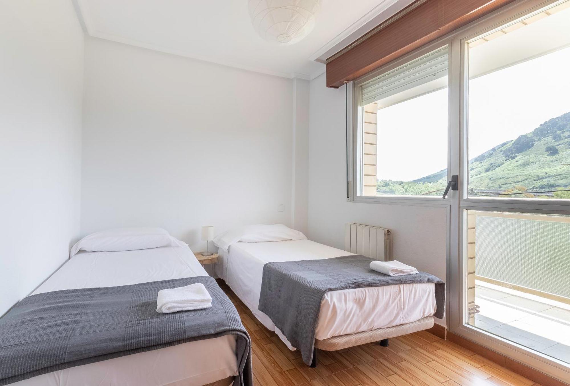 La Arena Apartamentos Zierbena Luaran gambar